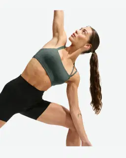 Sujetador acolchado Nike Zenvy Strappy Mujer – 3/4