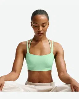 Sujetador acolchado Nike Zenvy Strappy Mujer – 3/4
