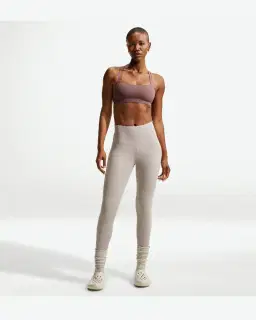 Sujetador acolchado Nike Zenvy Strappy Mujer – 4/4