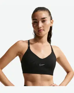 Sostén ajustable acolchado de sujeción ligera Nike Indy Mujer – 1/4