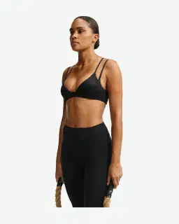Brassière Triangle A Doble Tirantes Nikeskims Matte Mujer – 3/4