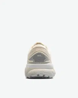 Brooks Saturdays X Ghost 16 Hombre – 4/5