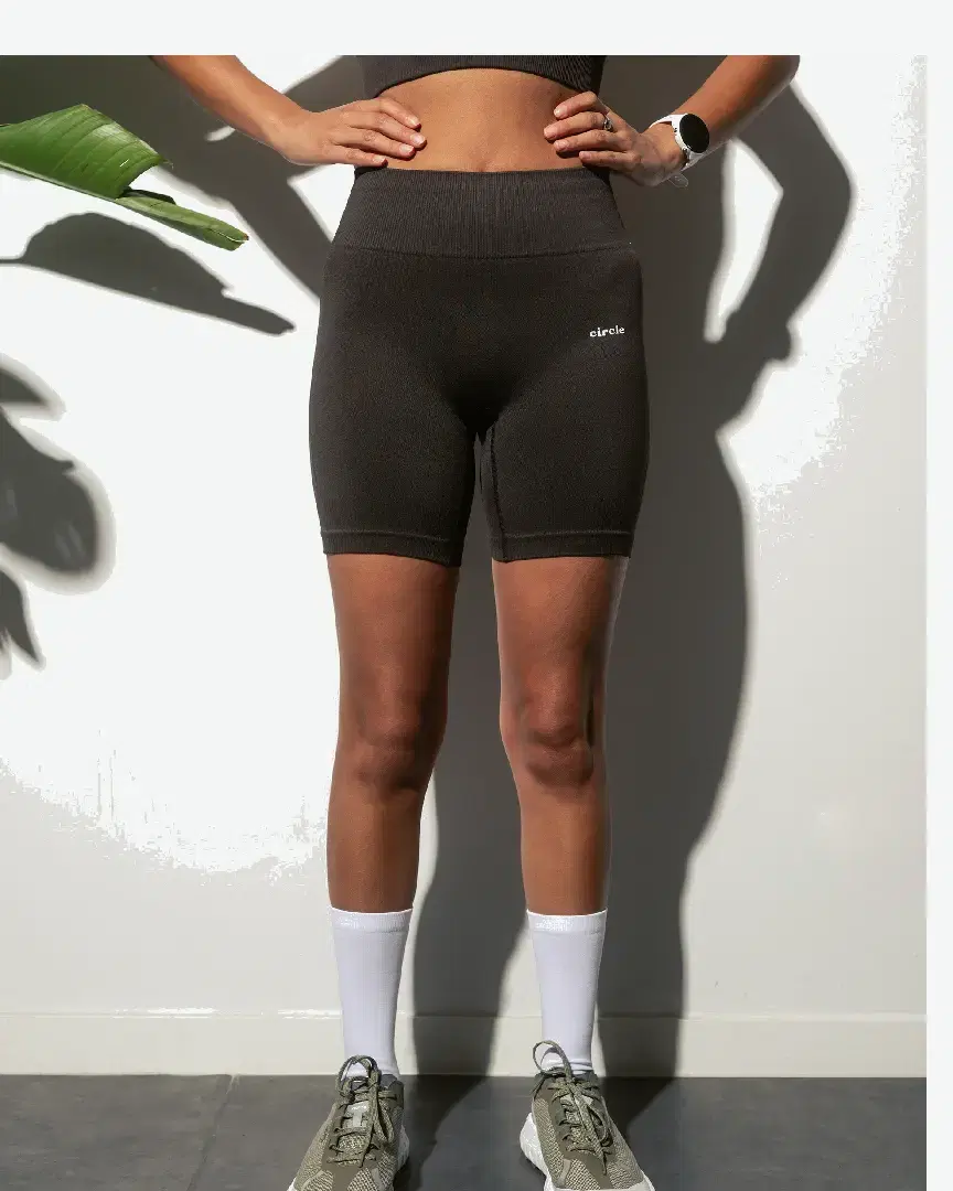 Círculo corta sin costuras mantén el flujo - SHORT-SEAMLESS-KEEP-THE-FLOW-EARTH-BROWN (1) au meilleur prix !