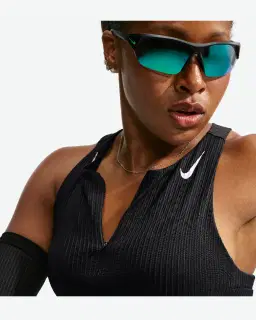 Camiseta sin mangas corta estampada Dri-Fit Adv Nike Aeroswift Mujer – 3/4