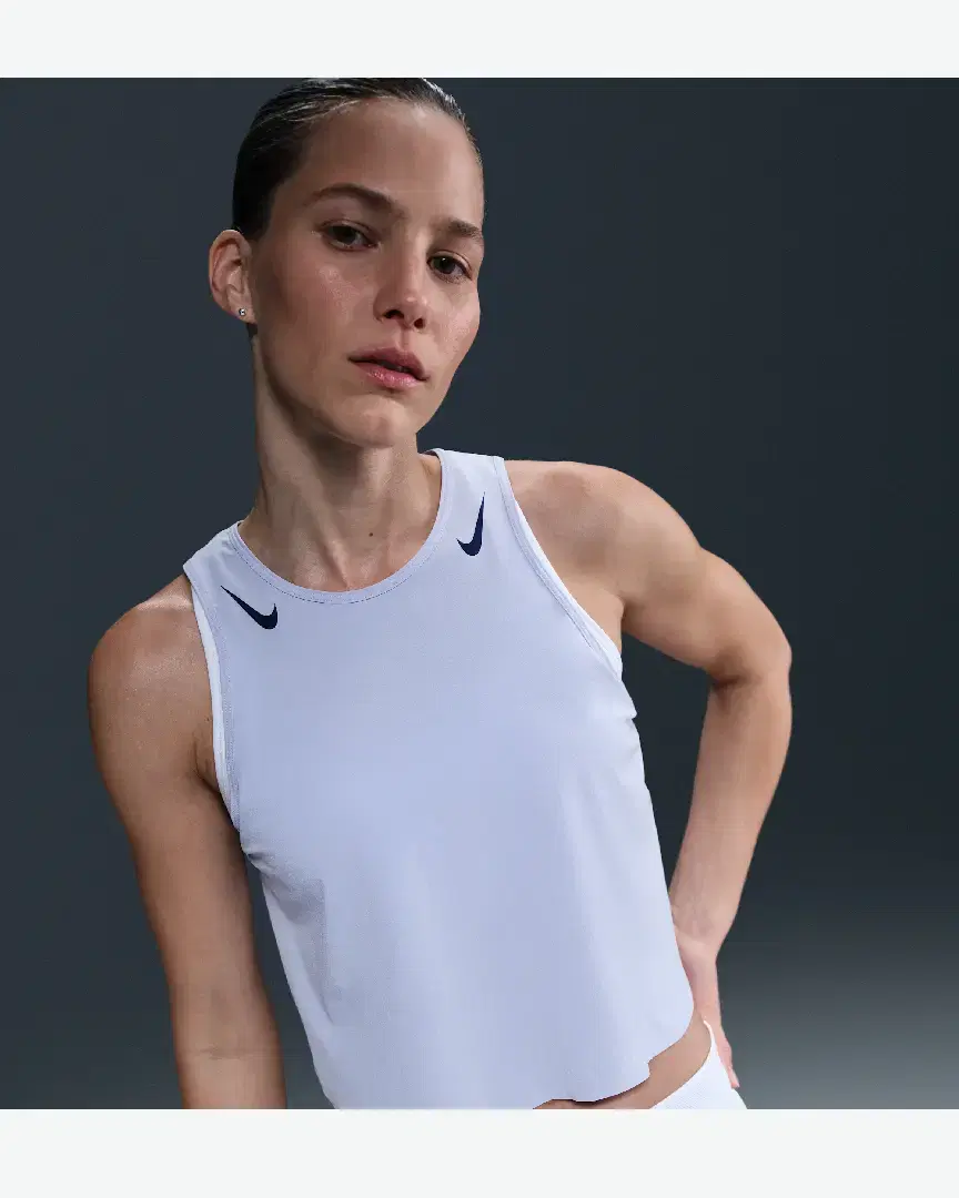 Camiseta sin mangas corta estampada Dri-Fit Adv Nike Aeroswift W - Women (4) au meilleur prix !