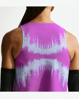 Camiseta sin mangas corta estampada Dri-Fit Adv Nike Aeroswift Mujer – 2/4