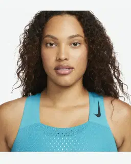 Top Corto Nike Dri-Fit Adv Aeroswift Mujer – 3/4
