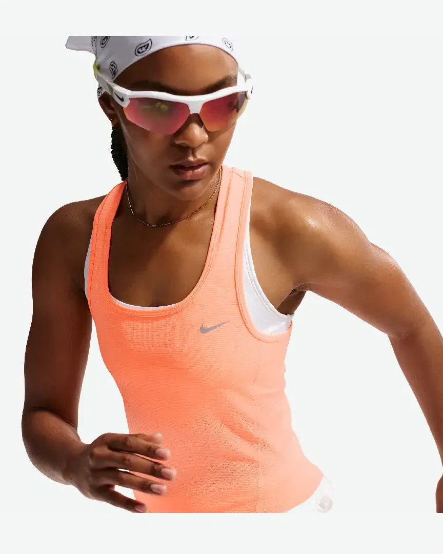 Camiseta sin mangas corta de malla Dri-Fit Nike Tempo W - Women (27) au meilleur prix !