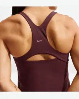 Camiseta Deportiva Sin Mangas Con Sujetador Integrado De Soporte Ligero Nike Zenvy Mujer – 2/4