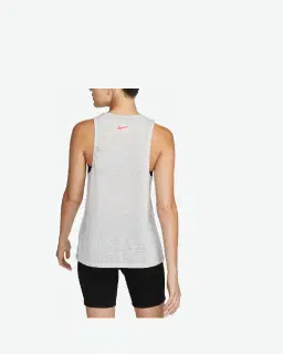 camiseta sin mangas de trail nike dri-fit mujer – 2/2