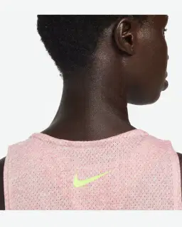 camiseta sin mangas de trail nike dri-fit mujer – 4/4