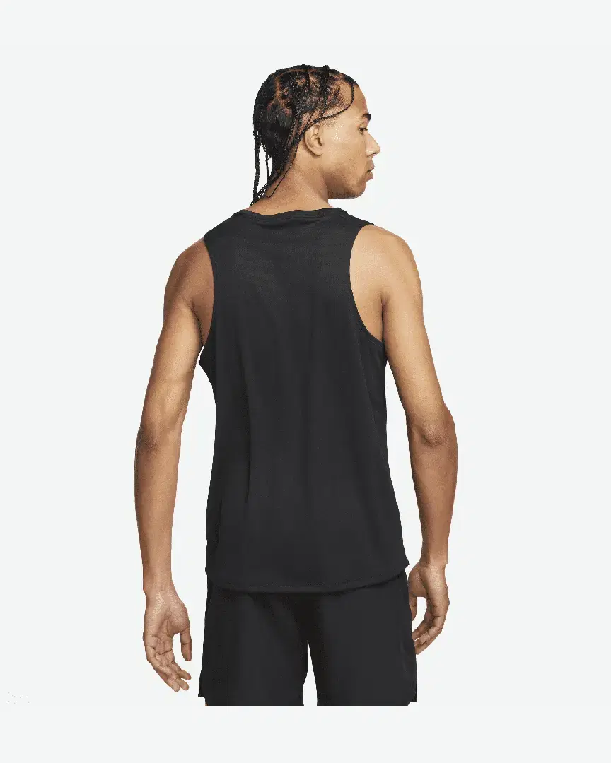 Camiseta sin mangas Dri-Fit Nike Miler M - DV9321-010 (1) au meilleur prix !