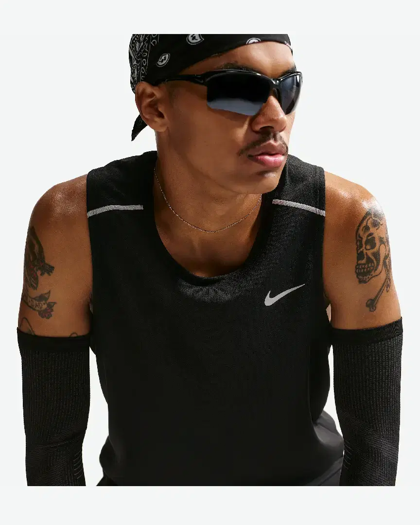Camiseta sin mangas Dri-Fit Nike Miler M - IF2018-010 (2) au meilleur prix !
