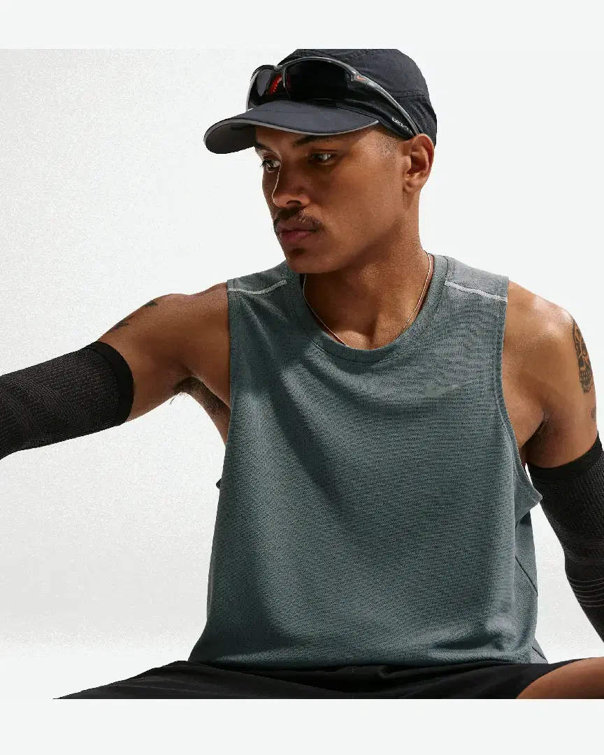 Camiseta sin mangas Dri-Fit Nike Miler M - IF2018-084 (2) au meilleur prix !
