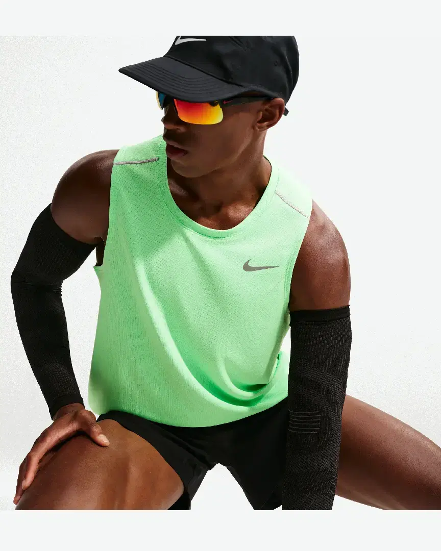 Camiseta sin mangas Dri-Fit Nike Miler M - IF2018-336 (2) au meilleur prix !
