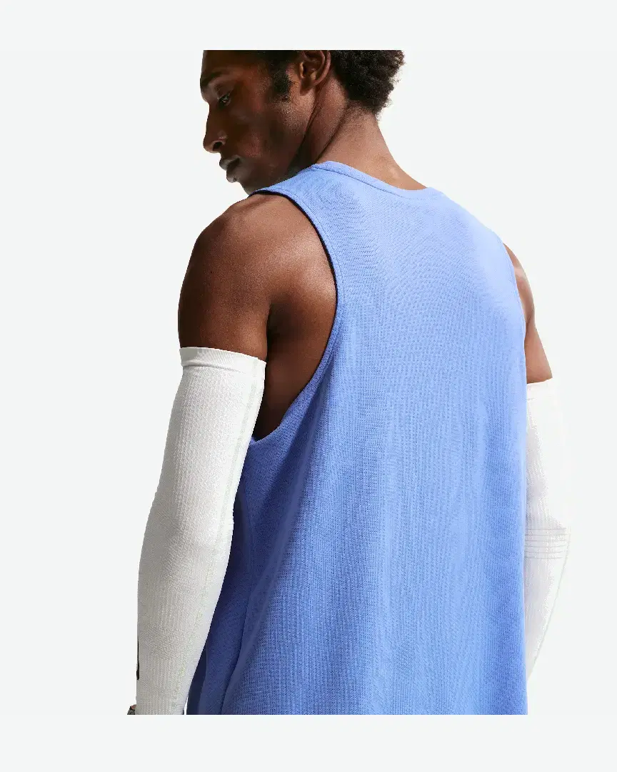 Camiseta sin mangas Dri-Fit Nike Miler M - IF2018-494 (1) au meilleur prix !