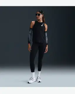 Camiseta sin mangas Dri-Fit Nike One Mujer – 4/4