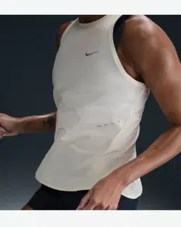Camiseta sin mangas Dri-Fit Nike Swift Mujer – 3/4