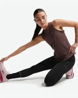 Camiseta sin mangas Dri-Fit Nike Swift Mujer – 3/4