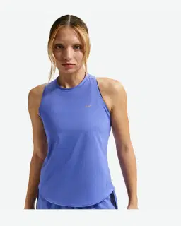 Camiseta sin mangas Dri-Fit Nike Swift Mujer – 1/4