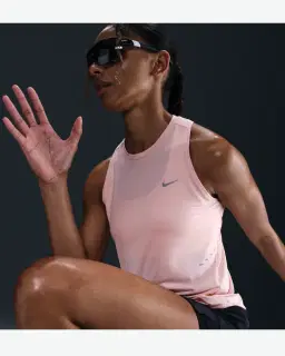 Camiseta sin mangas Dri-Fit Nike Swift Mujer – 3/4