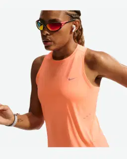 Camiseta sin mangas Dri-Fit Nike Swift Mujer – 3/4