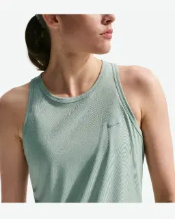 Camiseta sin mangas Dri-Fit Nike Tempo Mujer – 3/4