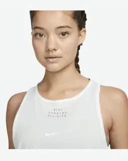 Camiseta sin mangas Nike Dri-Fit Adv Run Division Mujer – 3/4