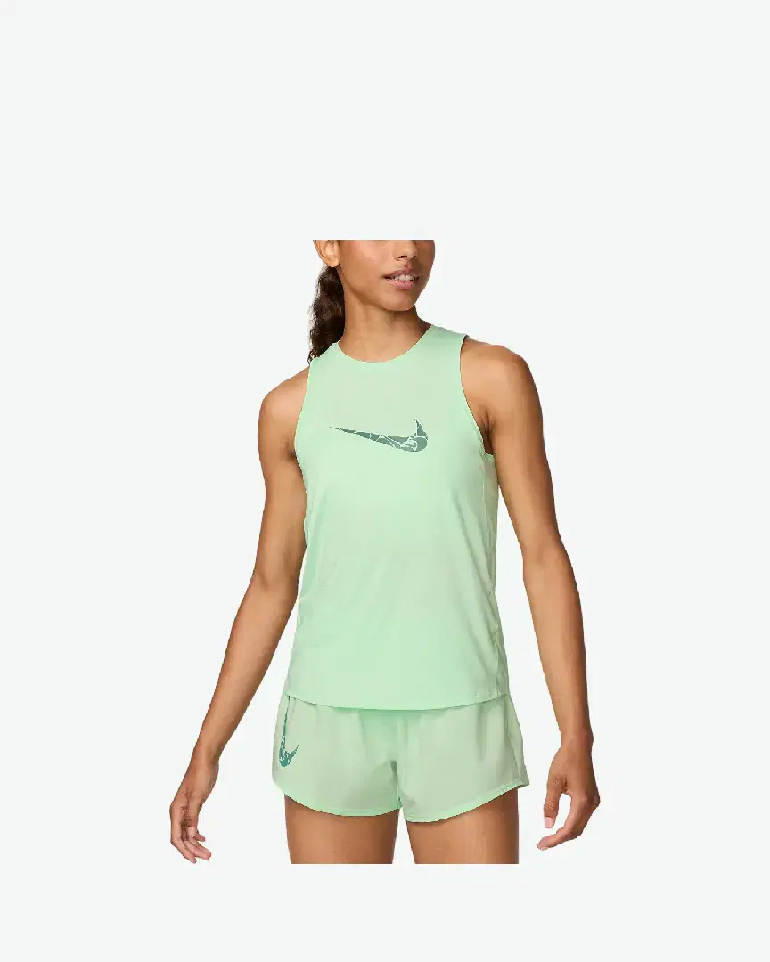 Camiseta Sin Mangas Nike One W - Women (23) au meilleur prix !