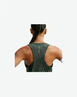 Camiseta sin mangas Dri-Fit Nike Swift Mujer – 3/4