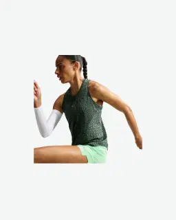Camiseta sin mangas Dri-Fit Nike Swift Mujer – 4/4