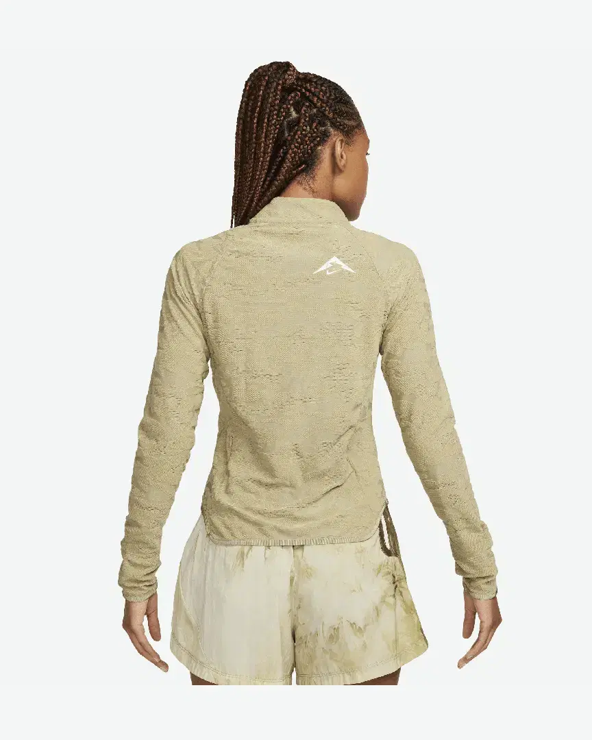 Camiseta de trail de segunda capa Dri-Fit con cremallera 1/4 Nike Trail W - FB7637-276 (1) au meilleur prix !
