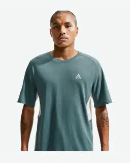 Camiseta de Trail Hombre Dri-Fit Adv Nike Acg « Solar Chase » Hombre – 1/4