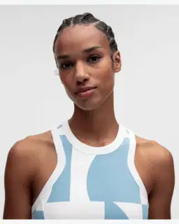 Lululemon Camiseta de Tenis de Cuello Alto Espalda Nadadora Acabados Mujer – 4/5