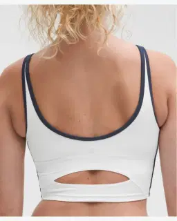 Lululemon Camiseta de Tenis con Corte en Escote Amplio Soporte Medio, Copas B/C Mujer – 5/5