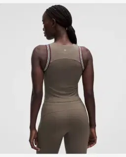 Lululemon Camiseta sin mangas Groove con cuello alto, acabados a rayas Mujer – 2/5