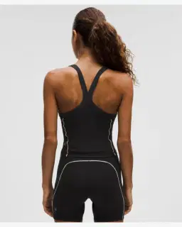 Lululemon Camiseta sin mangas Wunder Train con tirantes, acabados con ribete, soporte ligero, copas B/C Mujer – 2/5