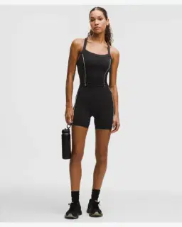 Lululemon Camiseta sin mangas Wunder Train con tirantes, acabados con ribete, soporte ligero, copas B/C Mujer – 3/5