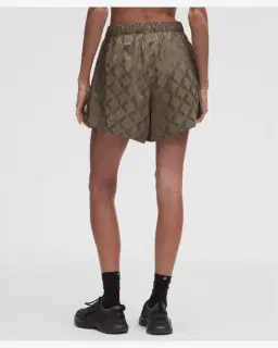Lululemon Short De Chándal De Cintura Alta En Satén Monogramado 10 Cm Mujer – 3/5