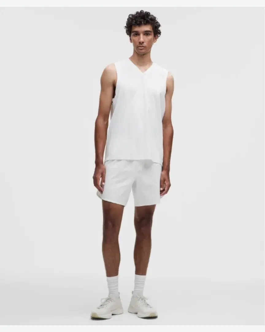 Lululemon Pantalón Corto de Tenis Ligero con Paneles de Malla de 18 cm Hombre