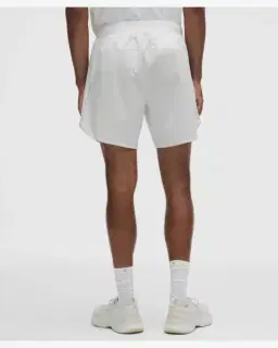 Lululemon Pantalón Corto de Tenis Ligero con Paneles de Malla de 18 cm Hombre – 3/5