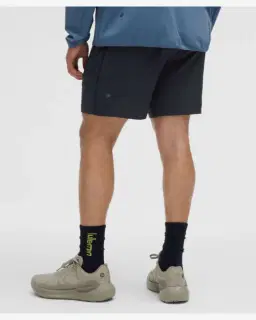 Lululemon Short Pace Breaker Sin Forro 13 Cm Hombre – 3/5