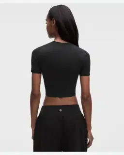 Camiseta corta Wundermost de Lululemon con cuello redondo en Nulu ultra suave Mujer – 3/5