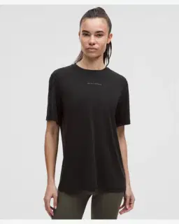 Lululemon Camiseta de Entrenamiento de Jersey Run Graphic Mujer – 2/5