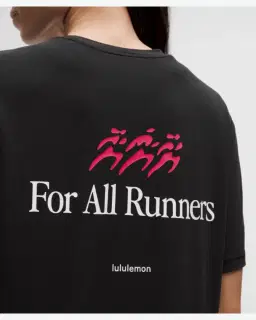 Lululemon Camiseta de Entrenamiento de Jersey Run Graphic Mujer – 5/5