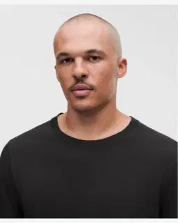 Lululemon Camiseta de Manga Larga Corte Clásico Hombre – 4/5