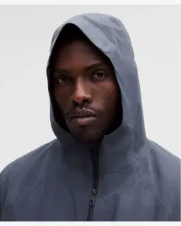 Lululemon Chaqueta Impermeable Stretch Glyde Hombre – 4/5
