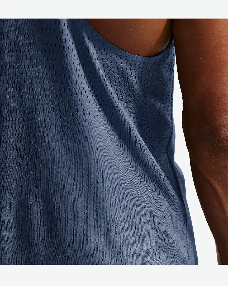 Camiseta Dri-Fit Adv Nike Aeroswift M - FN4231-491 (1) au meilleur prix !