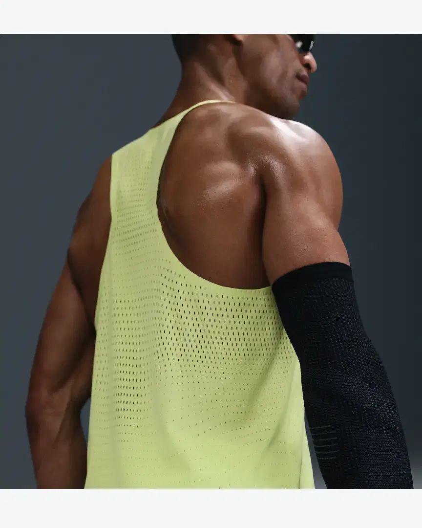 Camiseta Dri-Fit Adv Nike Aeroswift M - FN4231-736 (1) au meilleur prix !