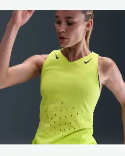 Camisetas sin mangas Nike Mujer Nk Arswft Dfadv Singlet Mujer – 3/4